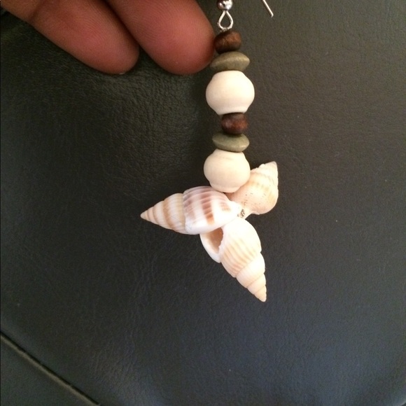 Beautiful handmade airings - Picture 2 of 2